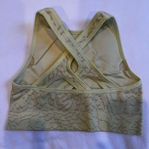 Gymshark Women’s yellow sports bra